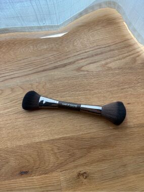 Makeup forever double-ended sculpting brush 158